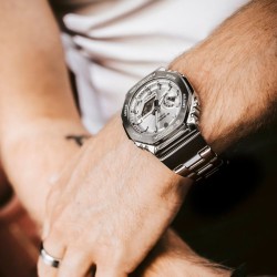 Orologio G-Shock OCTAGONAL METAL COVER GM-2110D-7A | De Wrachien Gioielli